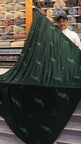 قطعه حرير مشغول بالكرستال ( لون اخضر زيتي )