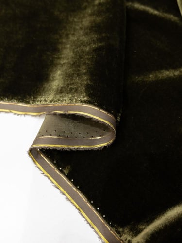 مخمل طبيعي بيور سلك ( (مطفي )