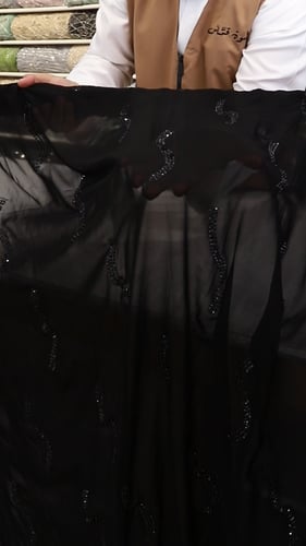 قطعة شيفون مشغول بالكرستال ( لون اسود )