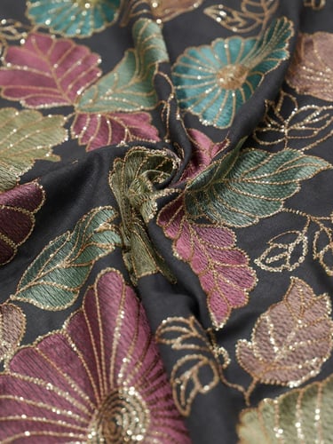 لنن مطرز مشغول على ترتر