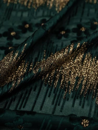 مخمل شيفون على سترتش بلمعه ذهبيه