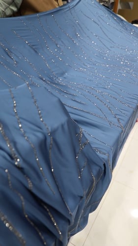 قطعة حرير مشغول على كرستال ( لون ازرق سماوي )