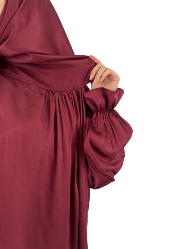 طقم شرشف صلاة مفصل (عنابي ) مع سجادة