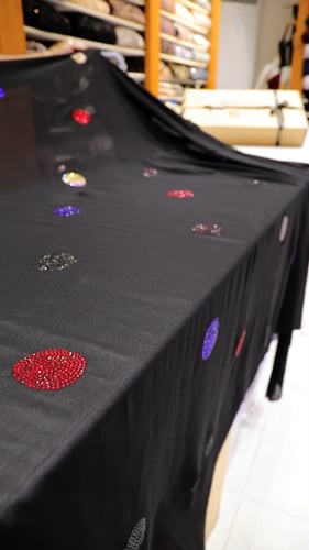 شيفون مشغول على كرستال ( لون اسود )