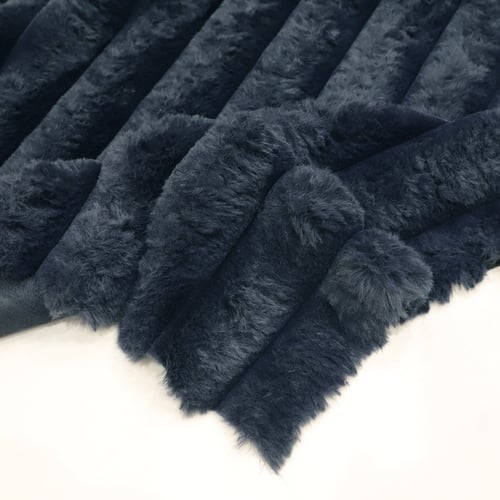 فرو ناعم مقلم عريض