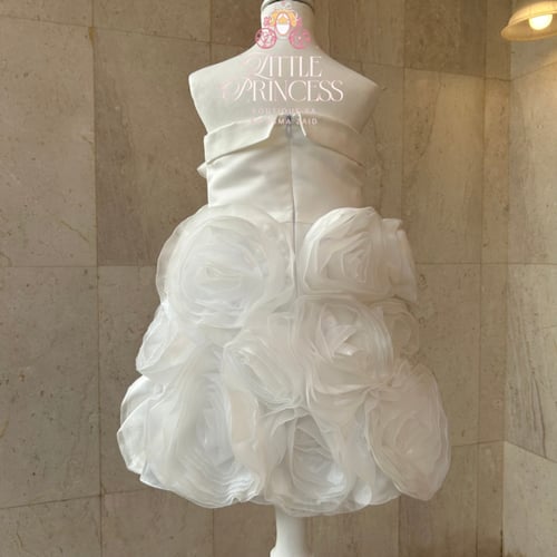 White roses bouquet dress فستان بوكية الورود الأبي...