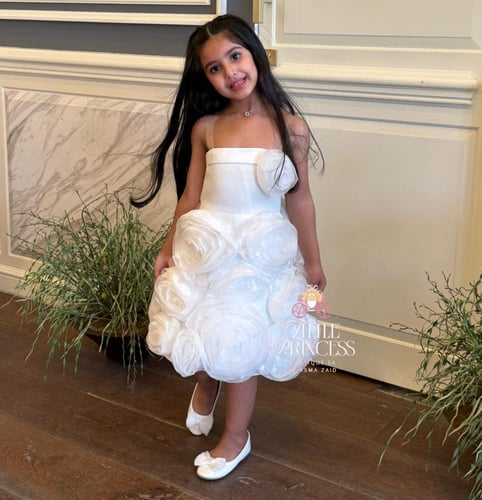 White roses bouquet dress فستان بوكية الورود الأبي...