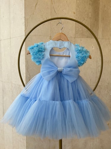 فستان القلب سماوي بفتحة ظهر