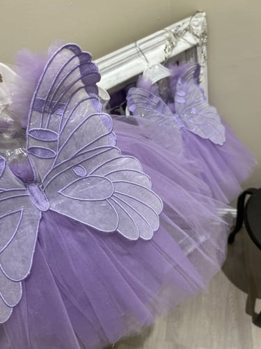 فستان الفراشات الموف