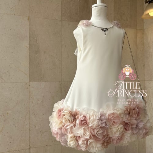 White rose dress + bag فستان الجوري ابيض شامل الحق...