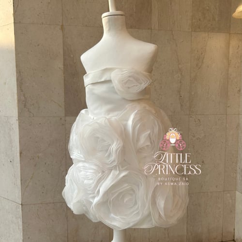 White roses bouquet dress فستان بوكية الورود الأبي...