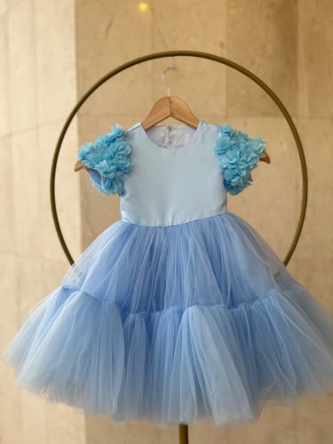 فستان القلب سماوي بفتحة ظهر