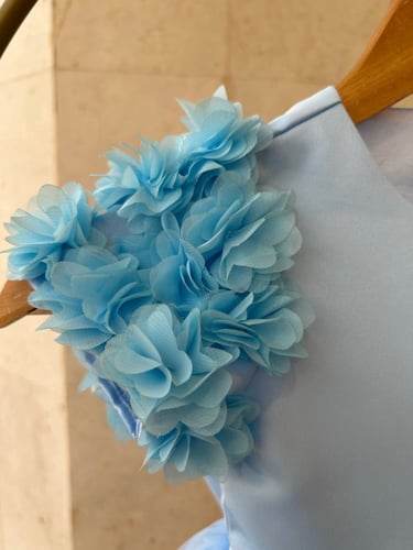 فستان القلب سماوي بفتحة ظهر