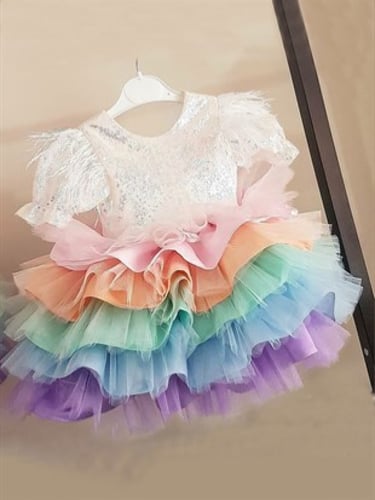 فستان يونيكورن ملون وكم قصير