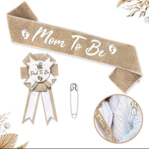 وشاح وبروش بتصميم قماشي مميز