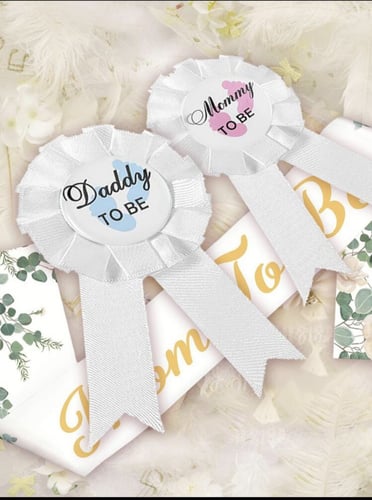 وشاح و2 بروش للام والاب لحفل كشف جنس الجنين