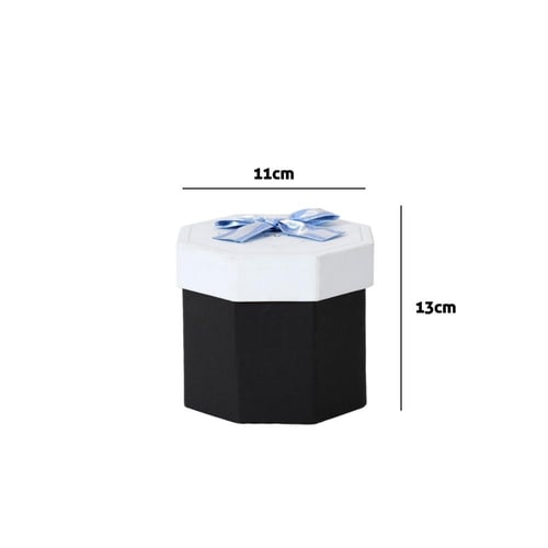 علبة هدايا بتصميم فيونكة باللون الاسود والابيض مقا...