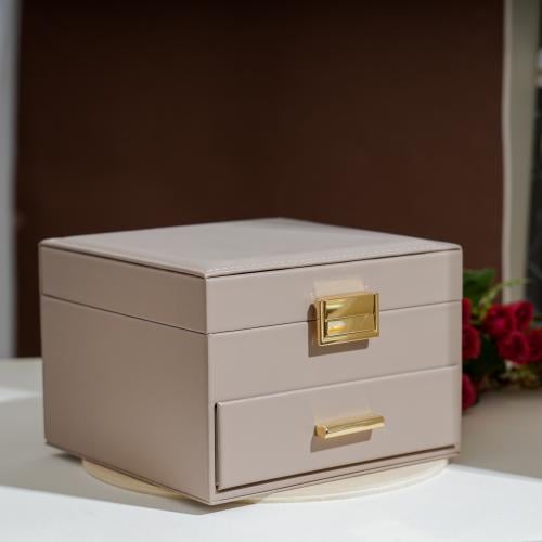 صندوق تنظيم مجوهرات بجلد صناعي مع درج قابل للإزاله