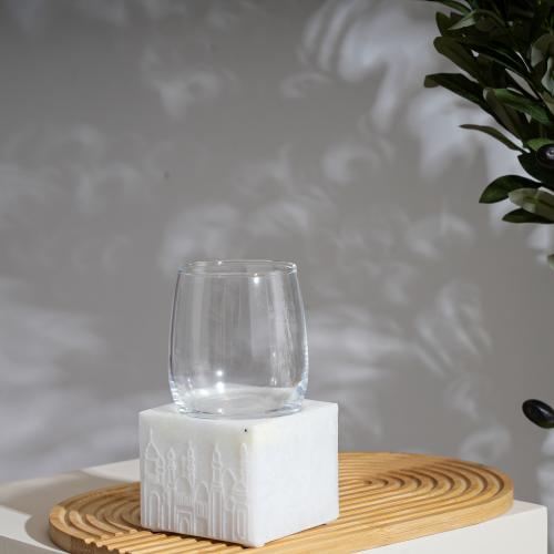 كأس تقديم زجاج مع قاعدة مربعة – لون أبيض