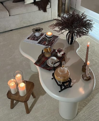 طاولة ضيافة خشب أبيض بتصميم مودرن