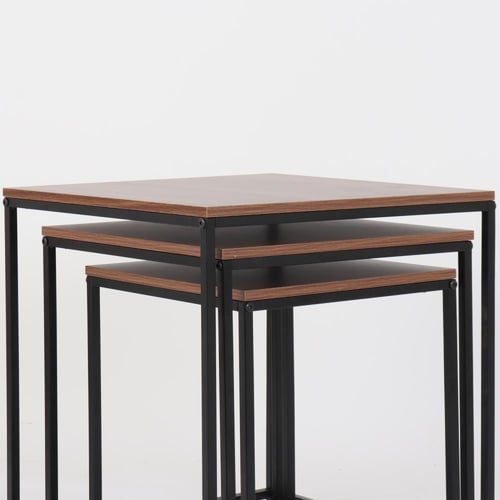 طقم طاولات خدمة مربعة بتصميم مميز بلون بني وأسود ب...