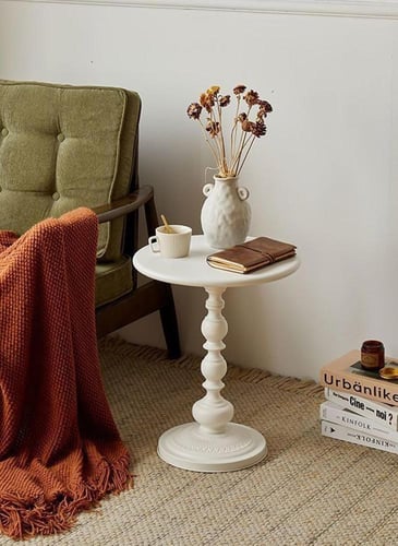 طاولة جانبية دائرية بتصميم مودرن لون ابيض