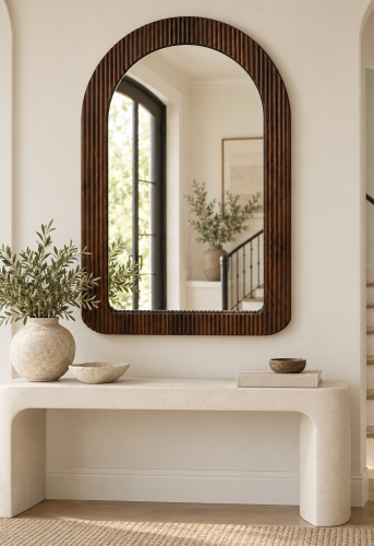 مراية حائط مقوسة مقاس 55 × 80 سم بإطار بني داكن وتصميم أنيق
