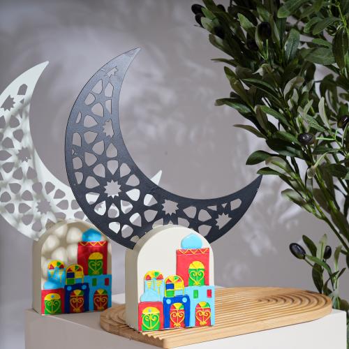ستاند ديكور اسلامي بقاعدة مزخرفة وهلال معدني لون ا...