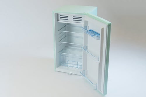 ثلاجة كلاسك جي في سي برو سعة 86 لتر لون اخضر فاتح...