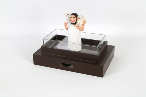 صينية تقديم الحلوي مربعة شكل حاج يحمل خروف لون بني...