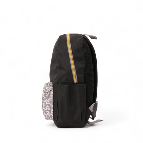 مجموعة شنطة ظهر مدرسية 4 في 1 بتصميم مميز لون اسود