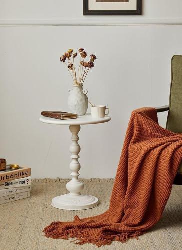 طاولة جانبية دائرية بتصميم مودرن لون ابيض