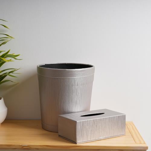 طقم مكوّن من سلة نفايات وعلبة مناديل