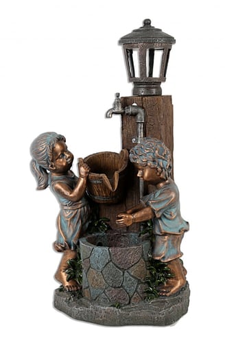 نافورة مياه مضيئة علي شكل منزل وصنبور مزين بالاطفا...