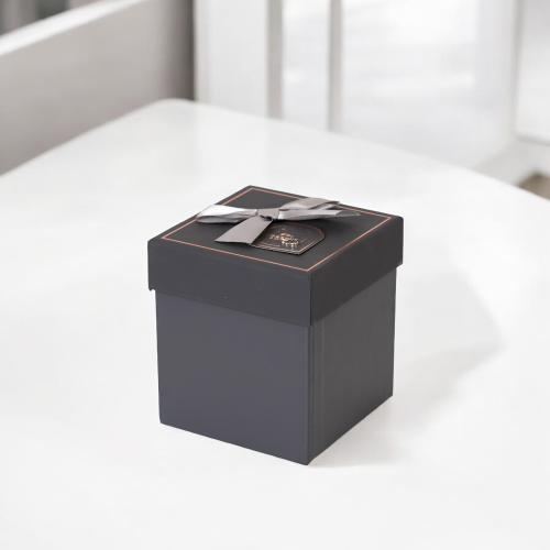 علبة هدايا بتصميم فيونكة باللون الرمادي الغامق مقا...