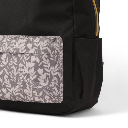 مجموعة شنطة ظهر مدرسية 4 في 1 بتصميم مميز لون اسود