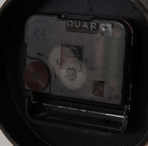 ساعة جدارية