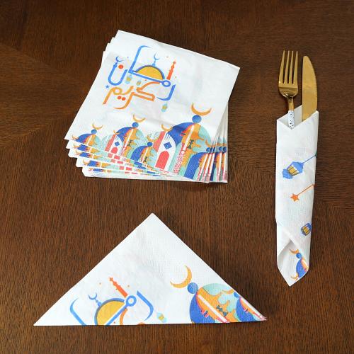 مناديل سفرة مزينة بعبارة (رمضان كريم) -12 حبة