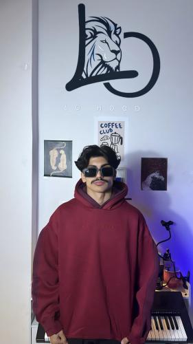 مناسب للجنسين Red hoodies