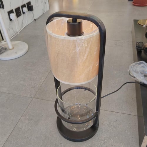 ابجورة ديكورية مع حوض زرع