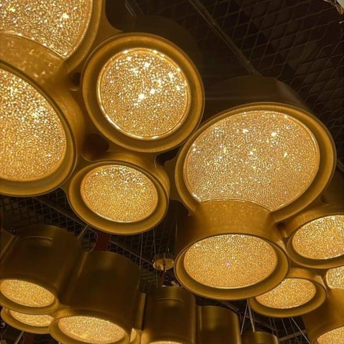 نجفة اسطوانات مبعثرة ذهبي 90 / 45 سم مع ريموت