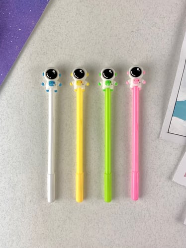 أقلام رائد فضاء