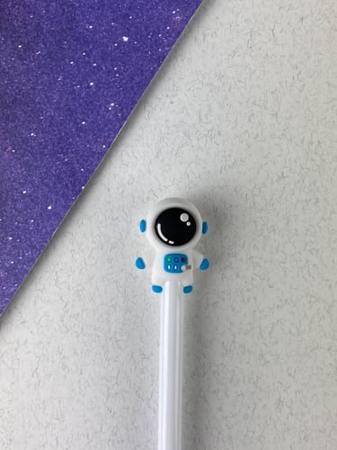 أقلام رائد فضاء