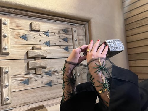 عباية سارية