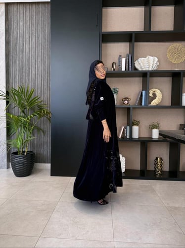 عباية ملاذ كحلي