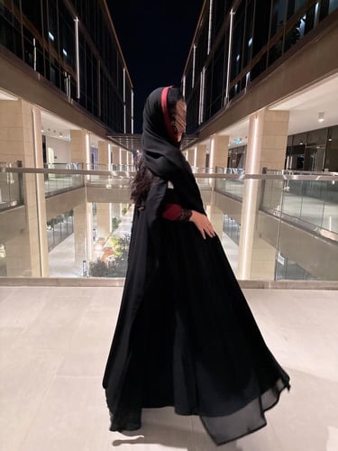 عباية سراب اكمام عنابي