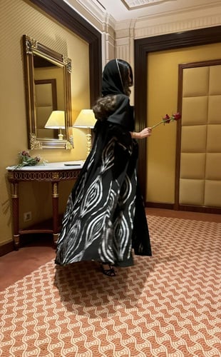 سلمى تطريز ابيض