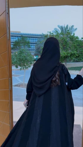 عباية هند تطريز اسود