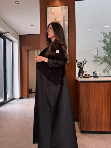 عباية يسر تطريز اسود