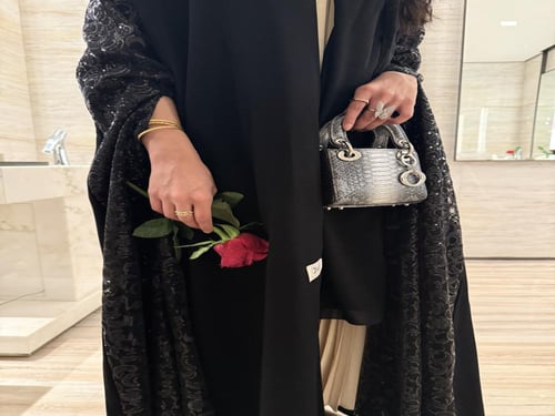 عباية غاليه